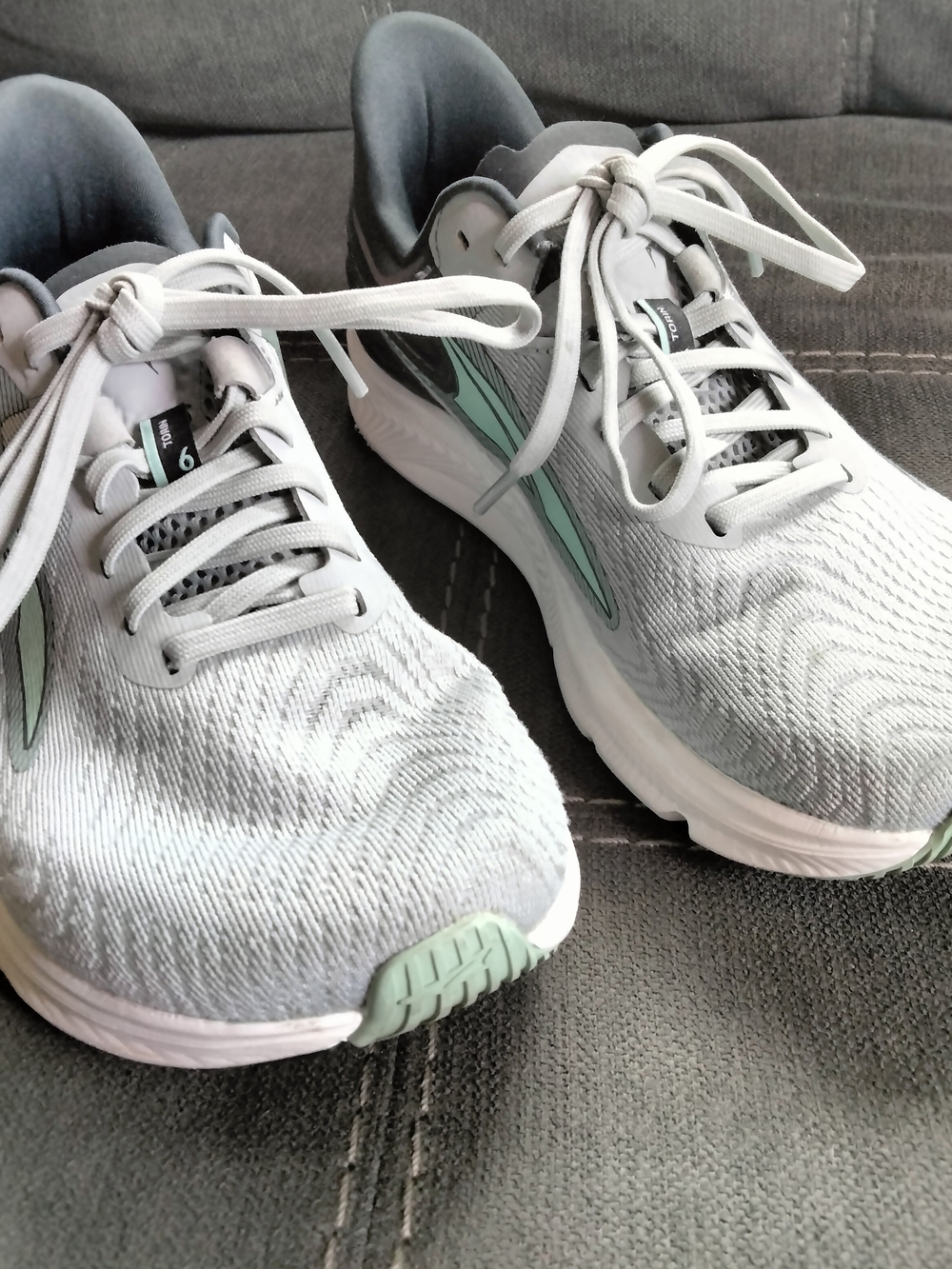 Altra Women's Torin 6 Light Gray Mint Running Shoes Size 7 Athletic Lightweight